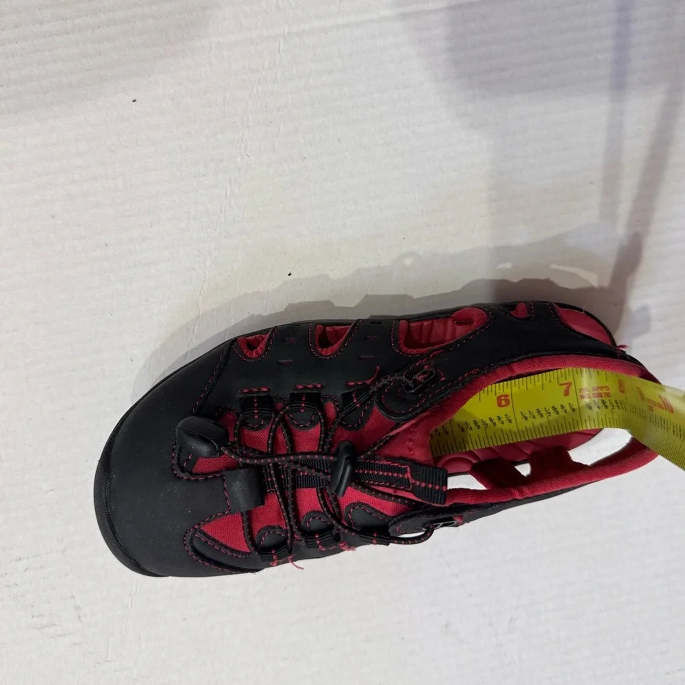 Sonoma Boys Black and Red Sandals Size 13 Med Closed Toe Pre-Owned